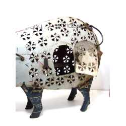 Świnka w Okularach Lampion Figurka metalowa z recyclingu